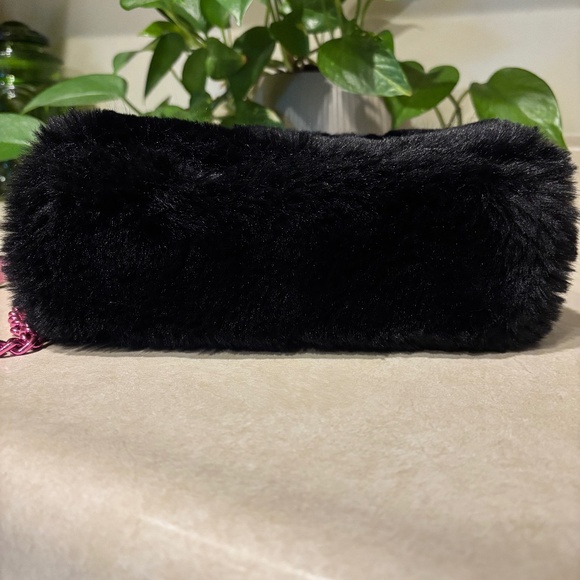 Kurt Geiger London Jewel Faux Fur Kensington Bag - Picture 6 of 14